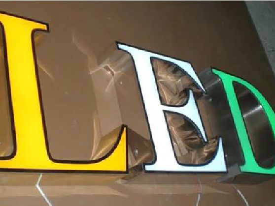 百色介绍LED招牌的基础知识。